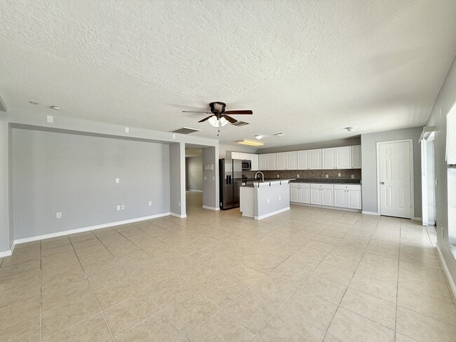 Building Photo - 10325 Boyette Creek Blvd