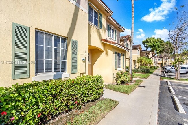 Building Photo - 1935 SW 60th Terrace