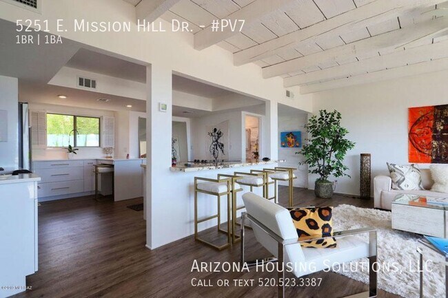 Building Photo - Palo Verde 7