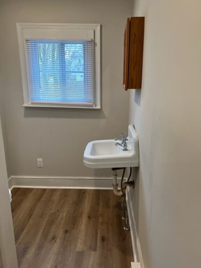 Building Photo - 103 Tucker St