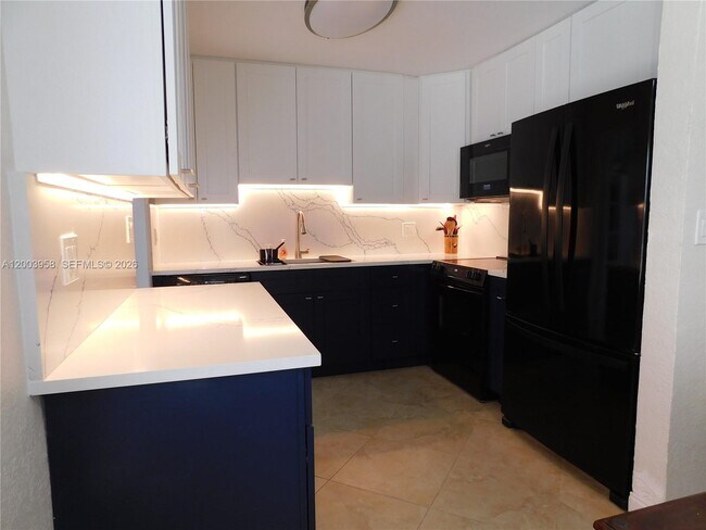 Building Photo - 108 NE 30th St