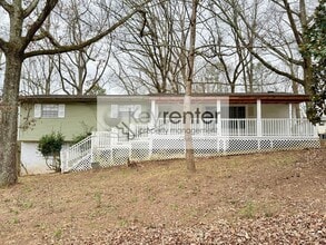 Building Photo - 1300 Highcrest Dr