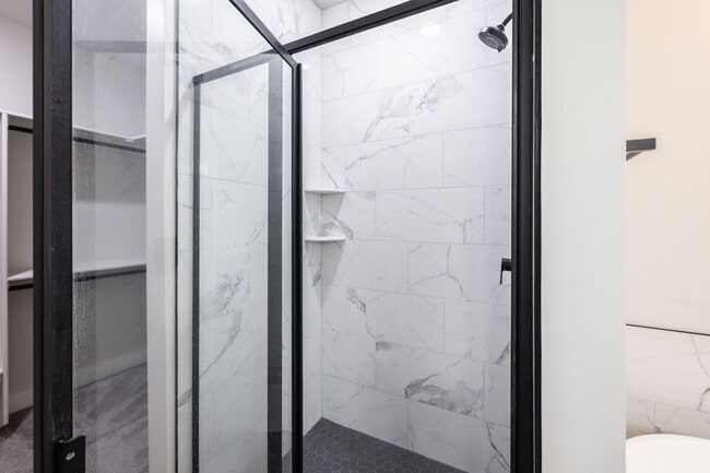 Building Photo - BEAUTIFUL 3 Bed 2 Bath Twin home in Sugar city!