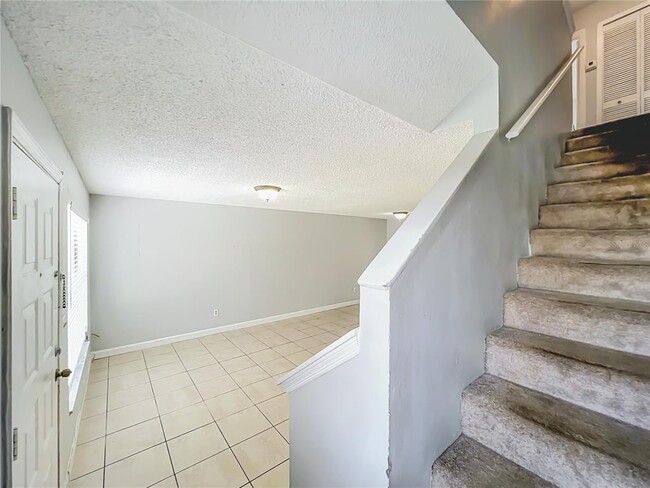 Building Photo - 1604 Little Falls Cir