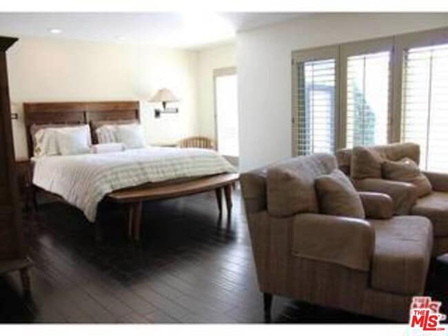 Building Photo - 8049 Briar Summit Dr