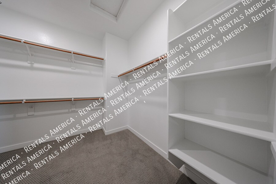 Building Photo - 1026 E Weatherby Way