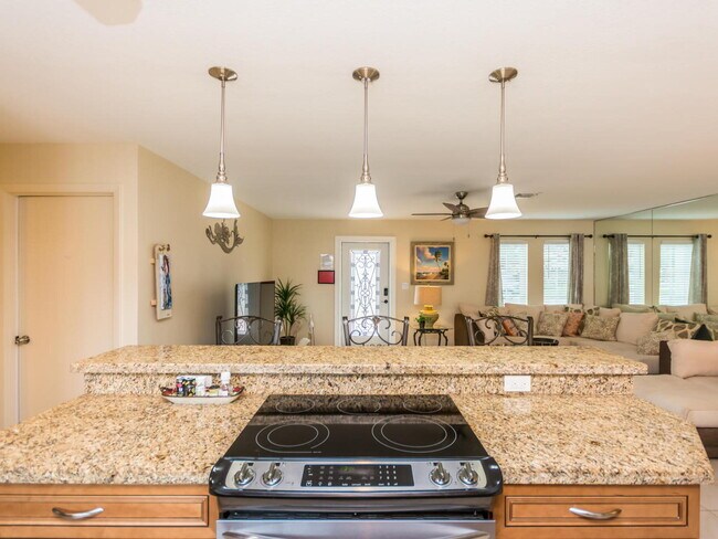 Building Photo - 4930 NE 27th Ave