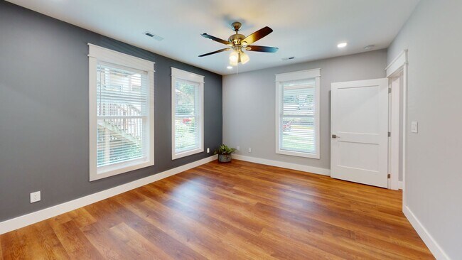 Building Photo - 1533 Forest Ave
