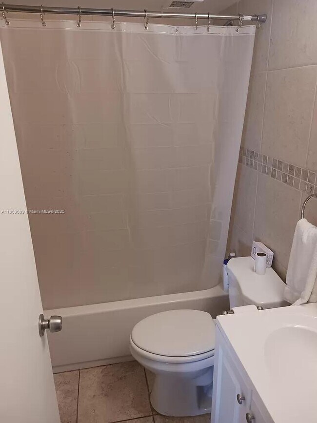 Building Photo - 7545 E Treasure Dr