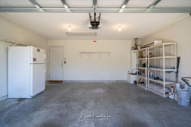 Building Photo - 3020 Desert St