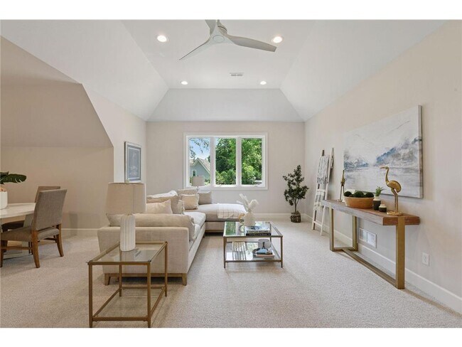 Building Photo - 2462 Lafayette Rd