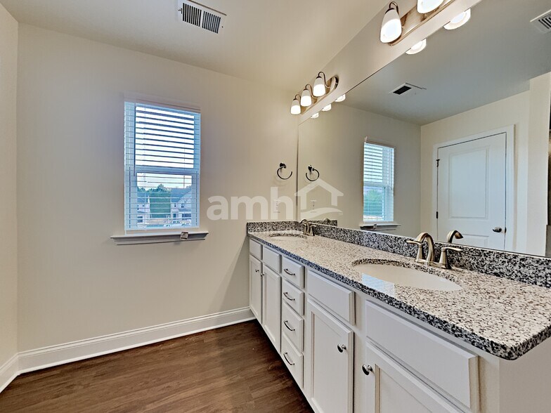 Building Photo - 588 Woodall Rd
