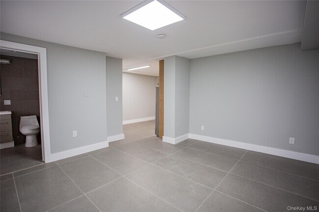 Building Photo - 470 E Broadway