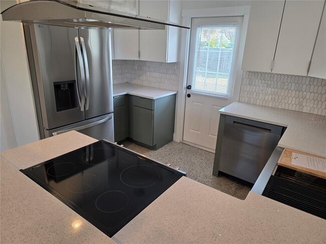 Building Photo - 430 80th Way