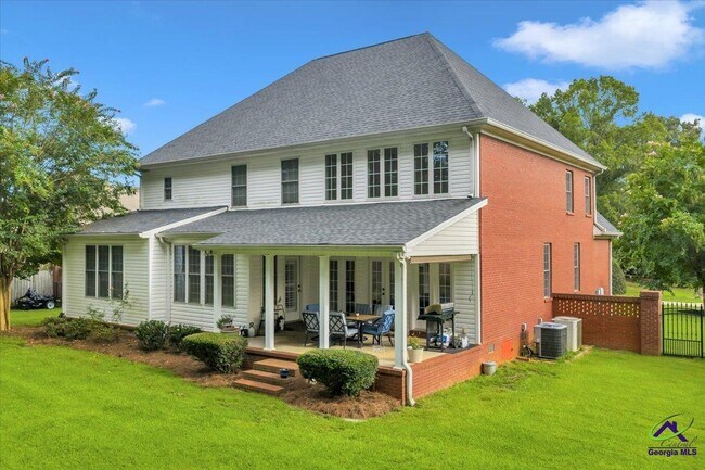 Building Photo - 210 Kenna Way