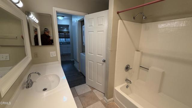 Building Photo - 116 E Ventura St