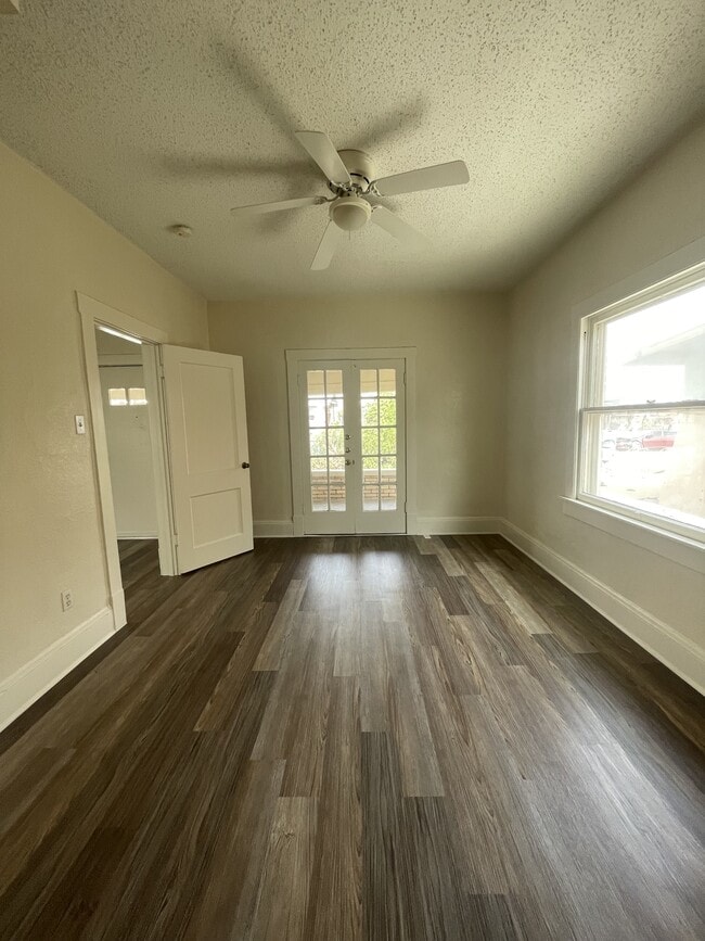 Building Photo - 3720 Chester Ave