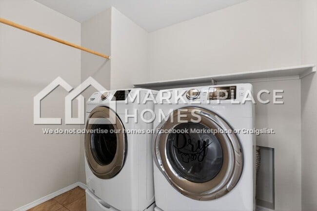 Building Photo - 9808 Farinosa Ave SW