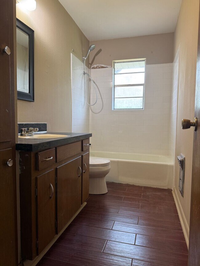 Building Photo - 7910 Mustang Dr