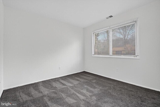 Building Photo - 8801 Monmouth Dr