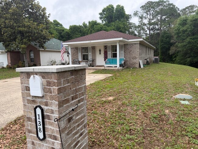 Building Photo - 138 Adams St