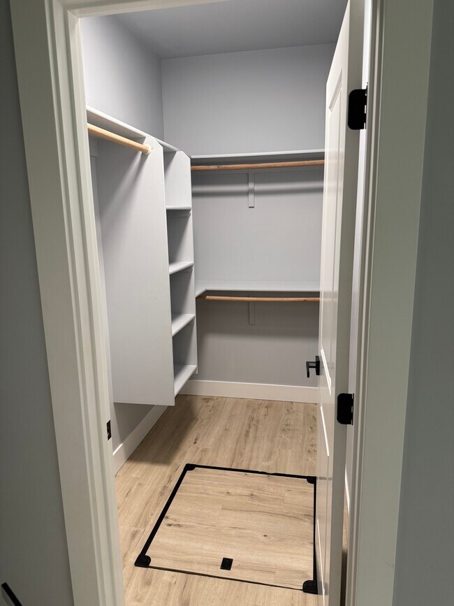 Building Photo - 3990 S Birch Cove Dr