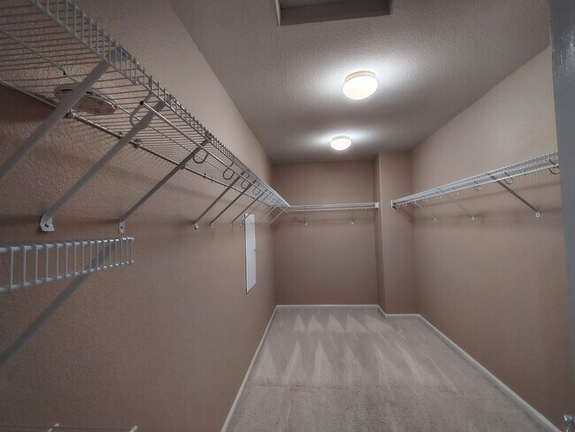 Building Photo - 13606 Brook Way