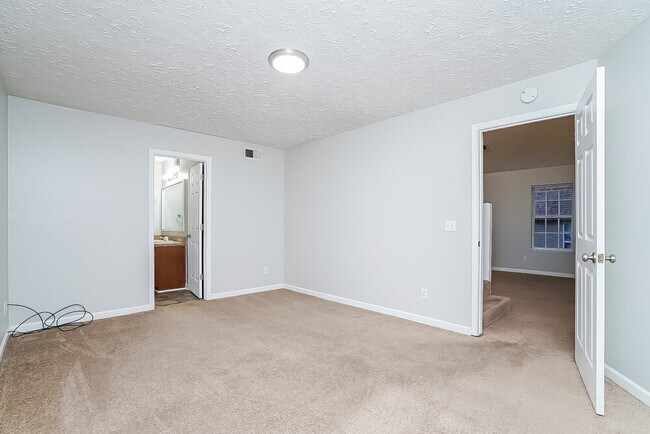 Building Photo - 4033 Pepperwood Dr
