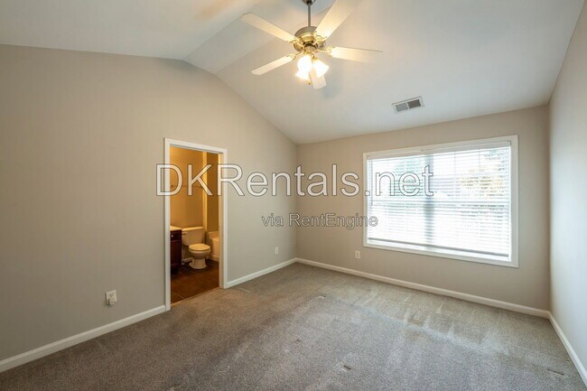 Building Photo - 2555 Flat Shoals Rd