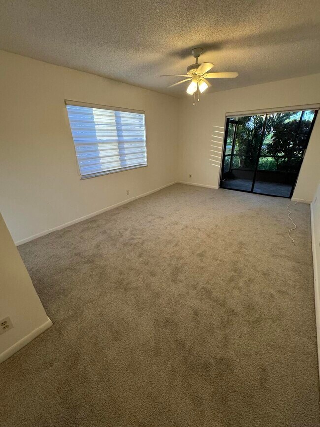 Building Photo - 297 Deer Creek Blvd