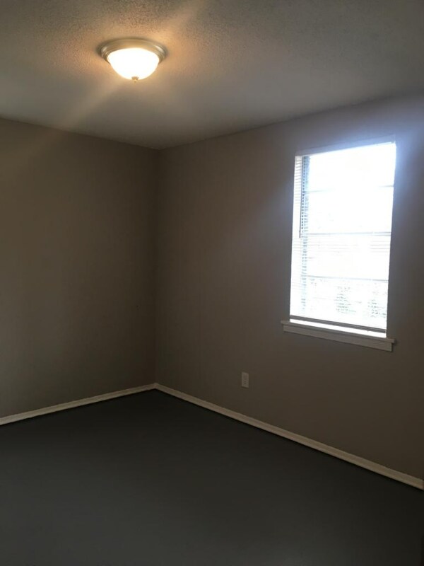 Building Photo - 818 Laurel St