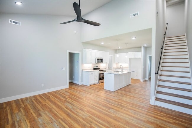 Building Photo - 903 Seaborn Way