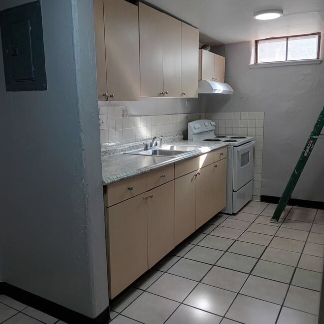 Building Photo - 3610 Fairfax St