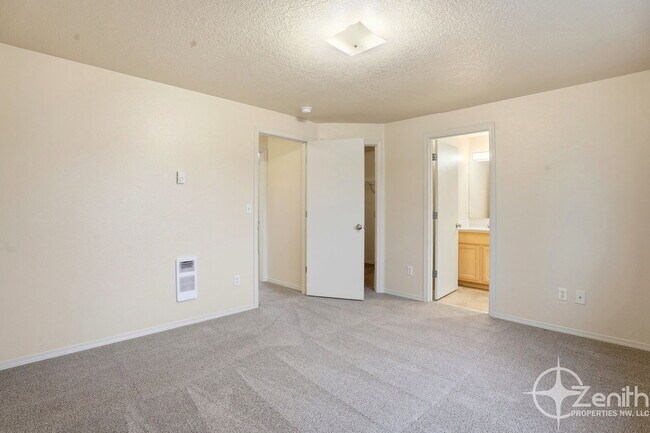 Building Photo - 3000 Cherry St