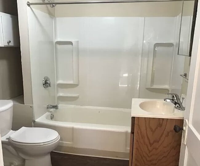 Building Photo - 312 N Trapp Ave