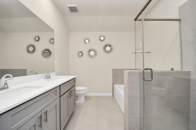 Building Photo - 14967 Eagle Feather Dr