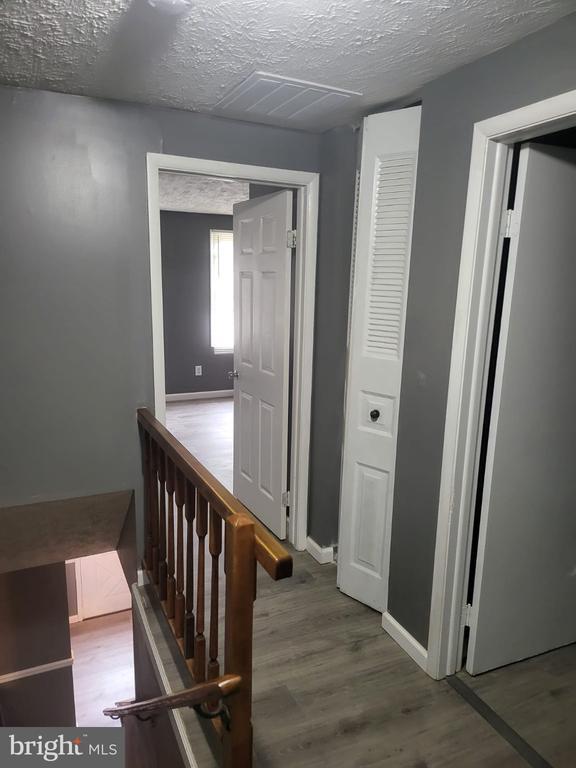 Building Photo - 1664 Devil Ln