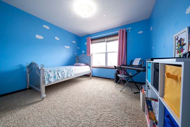 Building Photo - 9570 Jefferson Dr
