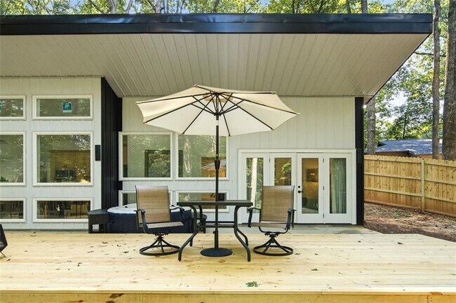 Building Photo - 3203 Navajo Cir