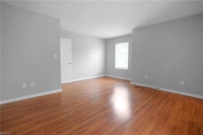 Building Photo - 240 Ferdinand Cir