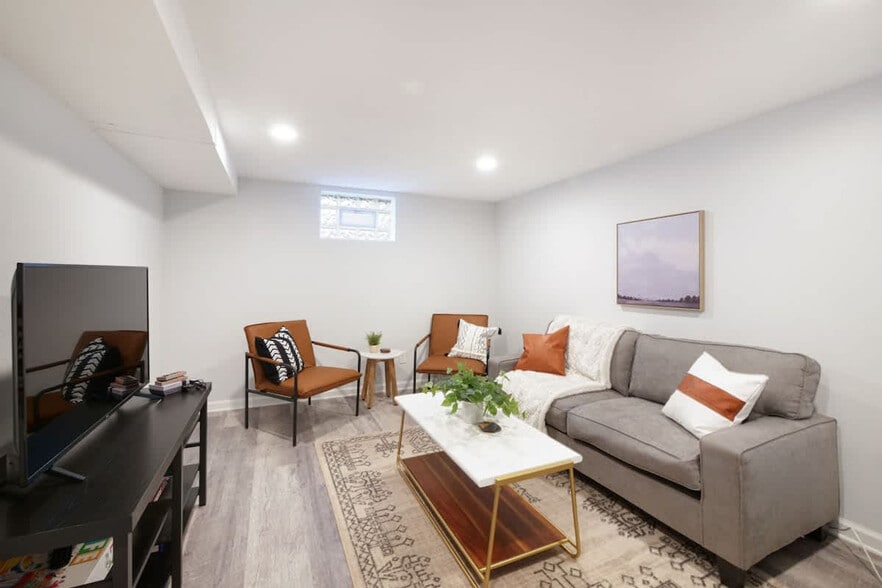 Building Photo - 3544 Tuttle Ave