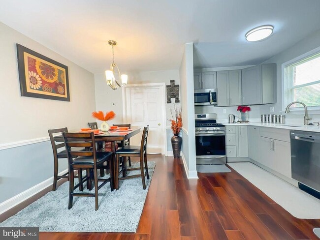 Building Photo - 532 Foxhall Pl SE