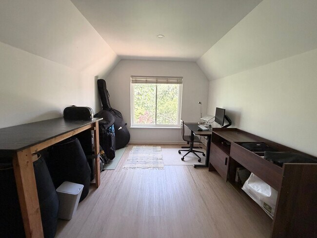 Building Photo - 1327 Gristmill Dr