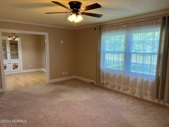 Building Photo - 304 Pamlico Dr