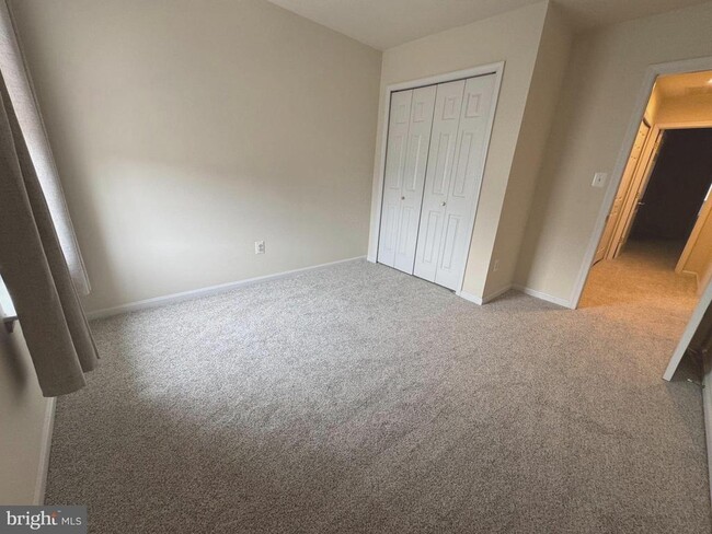 Building Photo - 8730 Phipps Farm Way