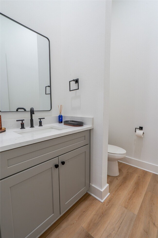 Building Photo - 1307 E 27th St