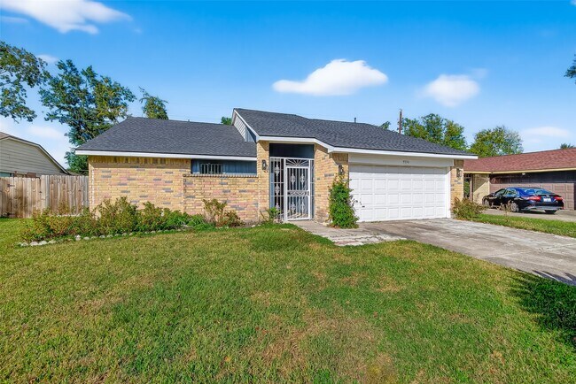 Primary Photo - 5530 Oak Falls Dr