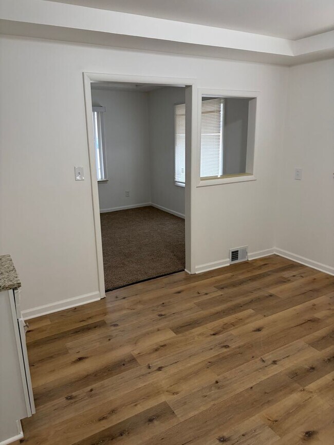 Building Photo - PRICE REDUCED!!4 bedroom 1 bath newly remodeled ranch in Dearborn Heights