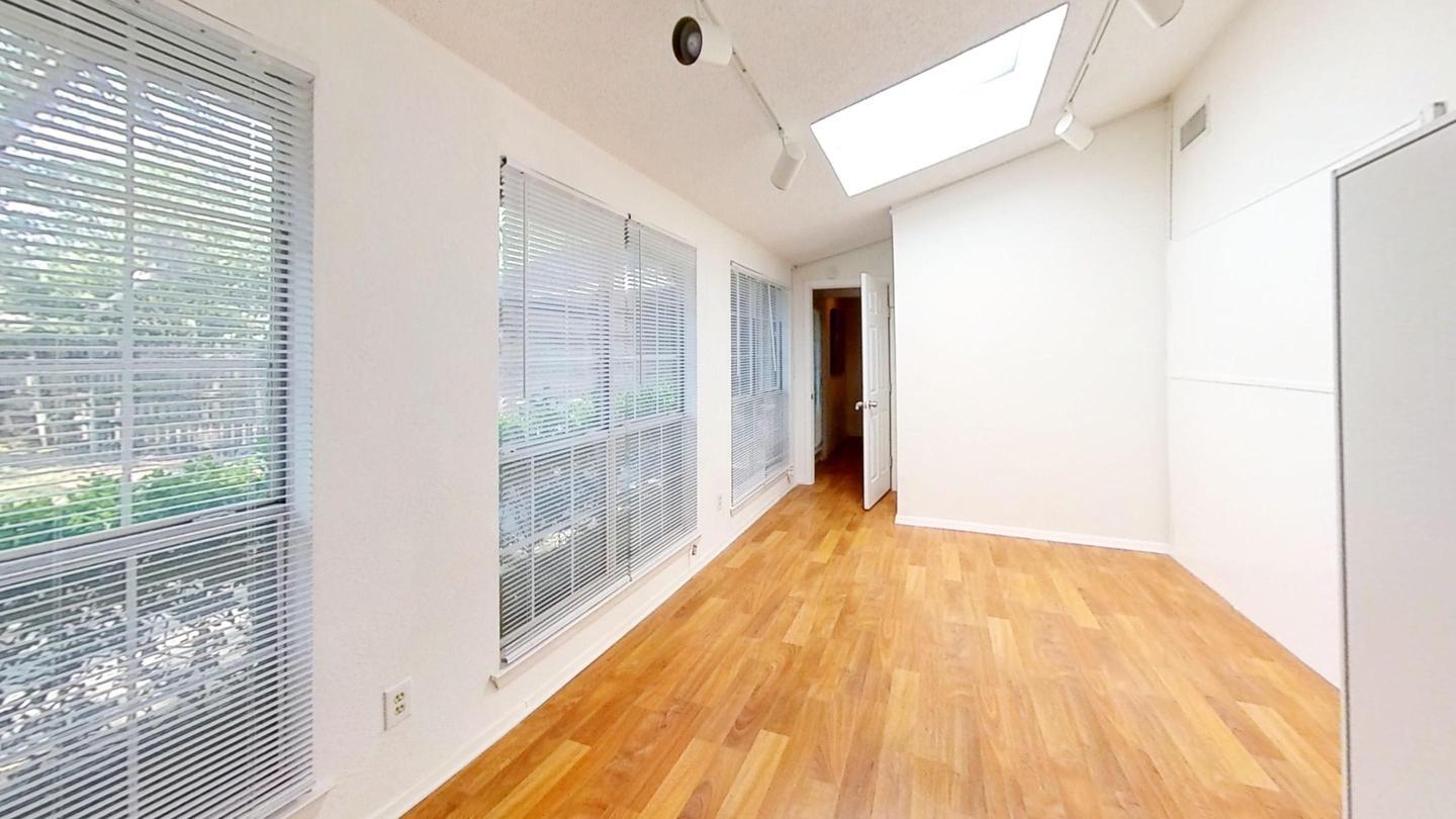 Building Photo - 108 Mill Creek Dr