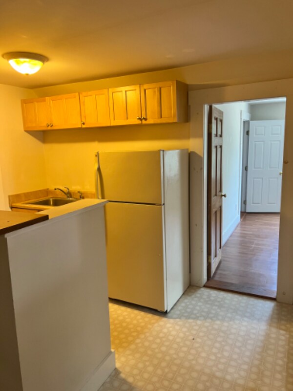 Building Photo - 315 Elm St